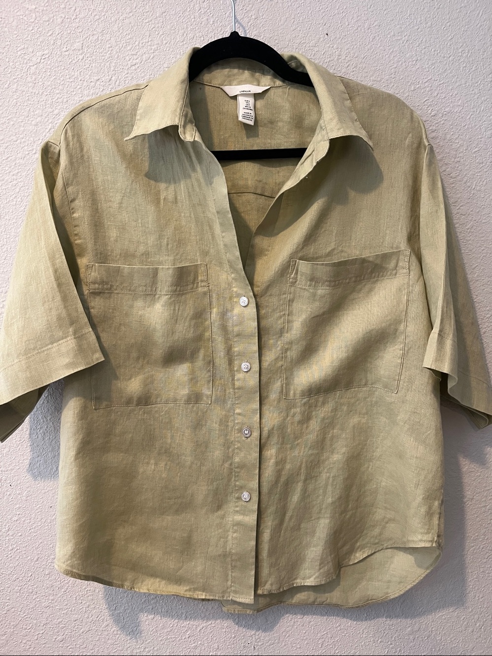 H&M Sage Green Boxy Linen short sleeve Shirt
Cropped, relaxed Linen
Sz S